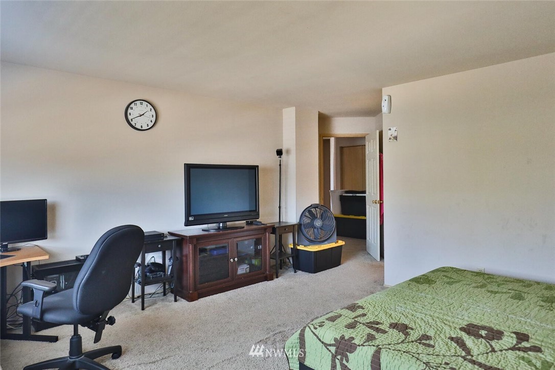 923 Southwest 344th Place Federal Way, WA 98023 - Photo 21 of 34