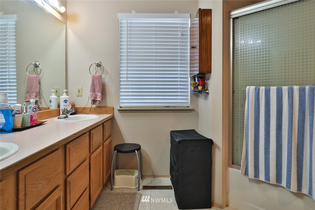 923 Southwest 344th Place Federal Way, WA 98023 - Photo 27 of 34