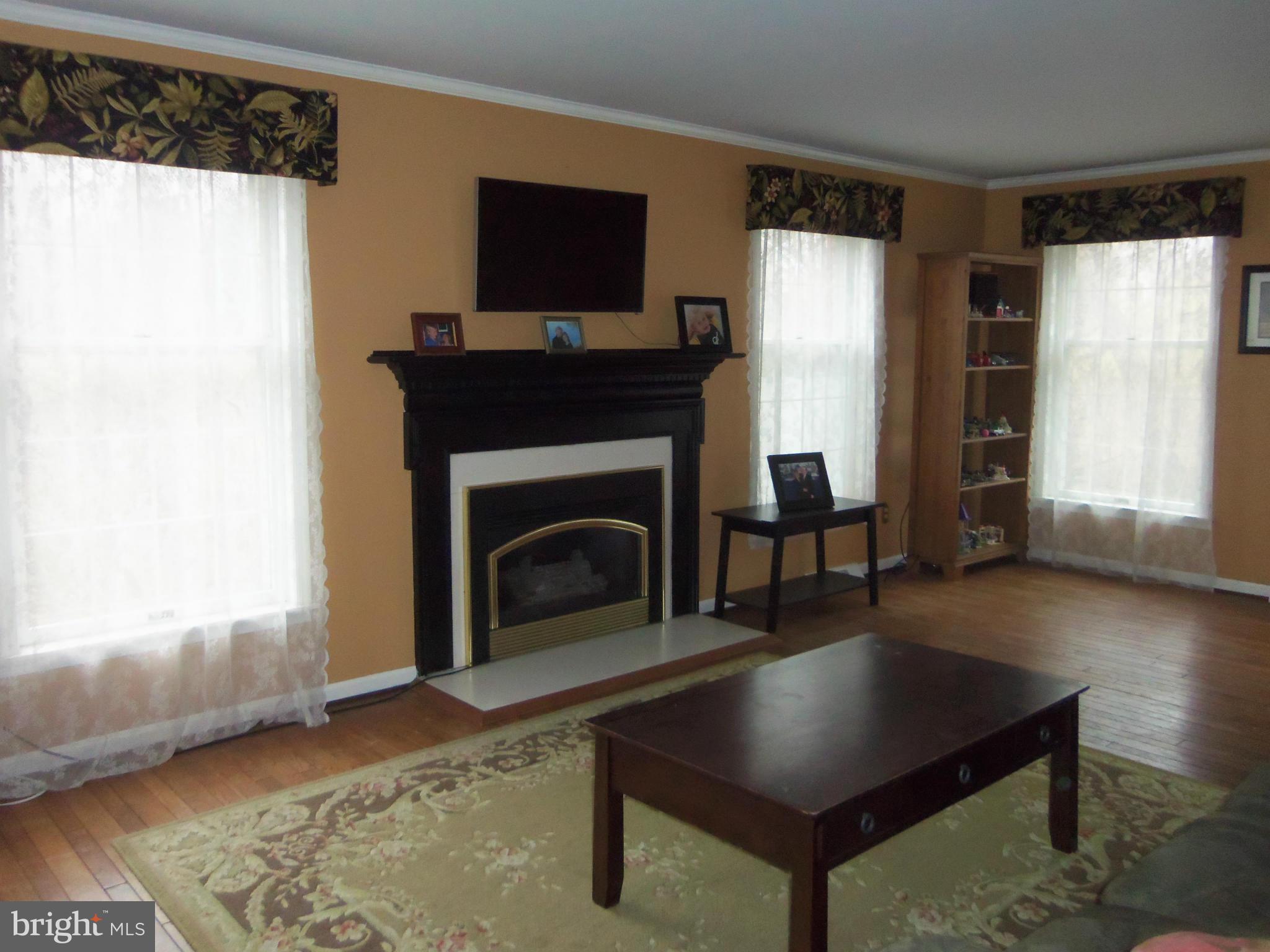 1617 Rolling Road Bel Air, MD 21014 - Photo 3 of 24 Living Room