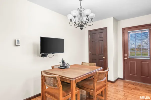 $455,000 | 7713 West Outer Road, Sherman, IL 62684