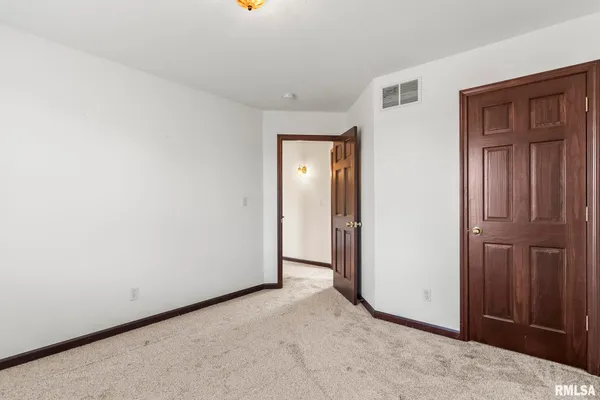 $455,000 | 7713 West Outer Road, Sherman, IL 62684