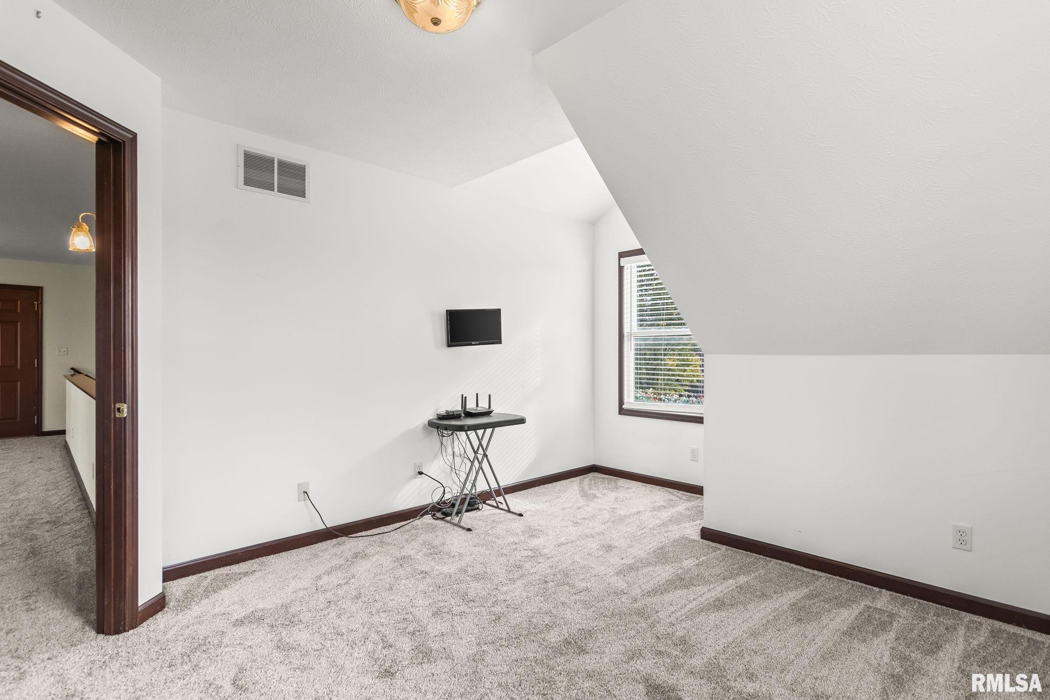 7713 West Outer Road Sherman, IL 62684 - Photo 27 of 41