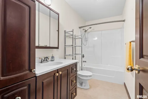 $455,000 | 7713 West Outer Road, Sherman, IL 62684