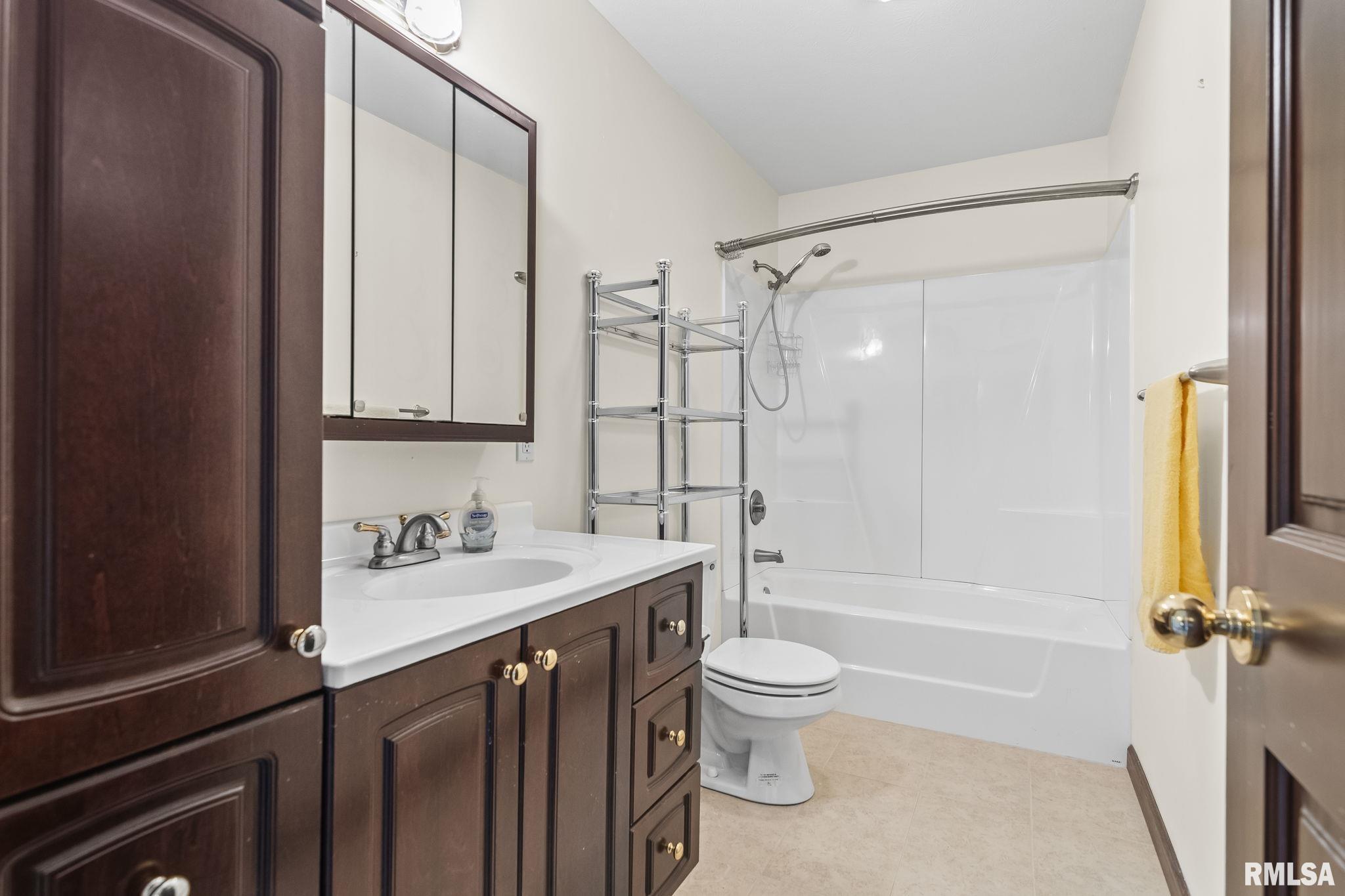 7713 West Outer Road Sherman, IL 62684 - Photo 32 of 41