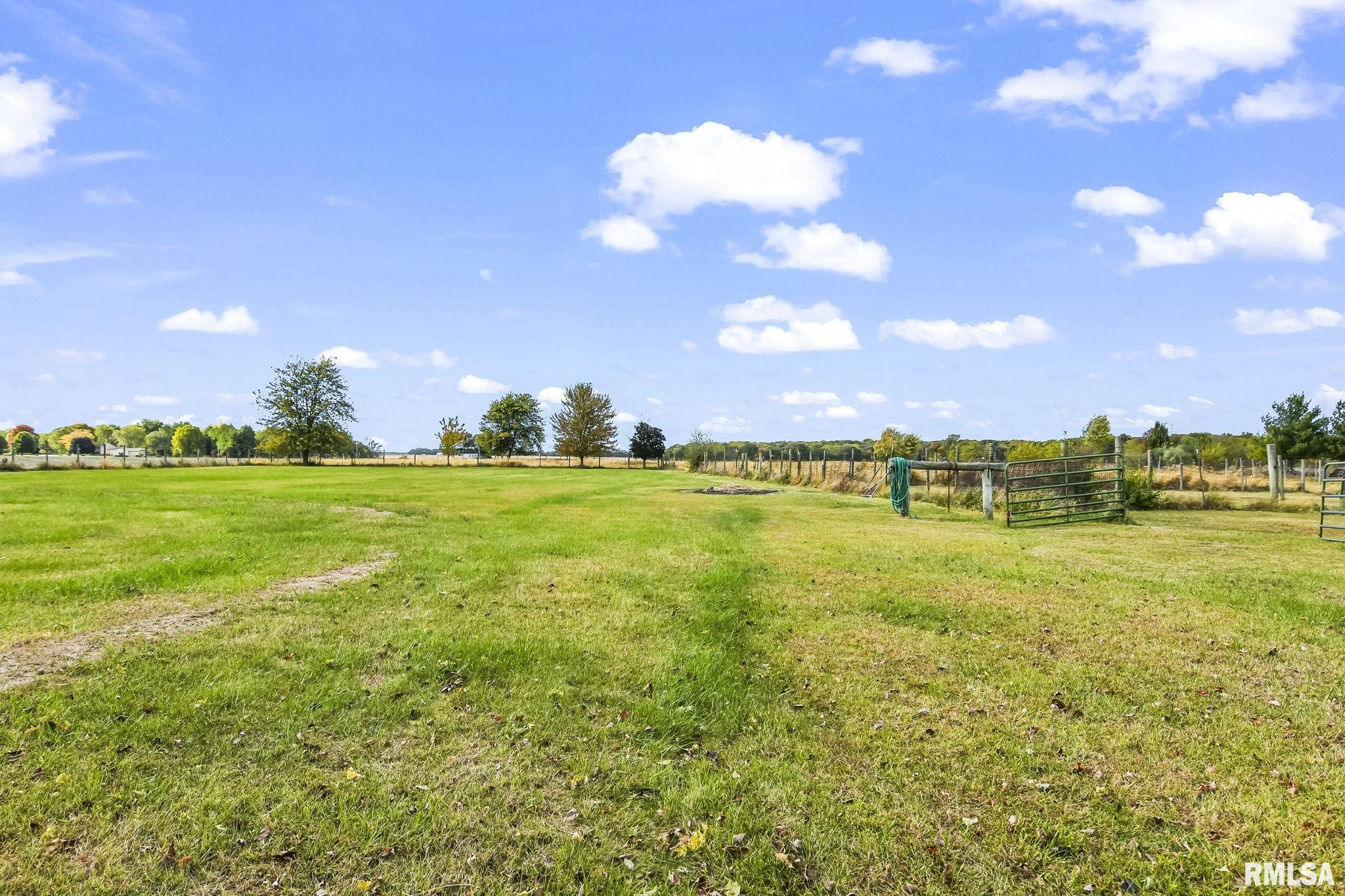 7713 West Outer Road Sherman, IL 62684 - Photo 35 of 41