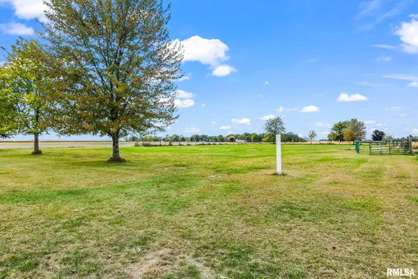 $455,000 | 7713 West Outer Road, Sherman, IL 62684