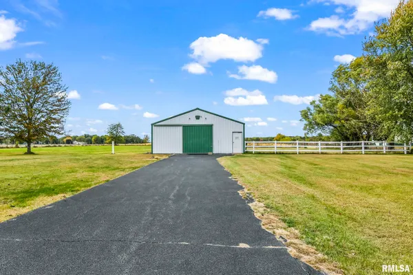 $455,000 | 7713 West Outer Road, Sherman, IL 62684