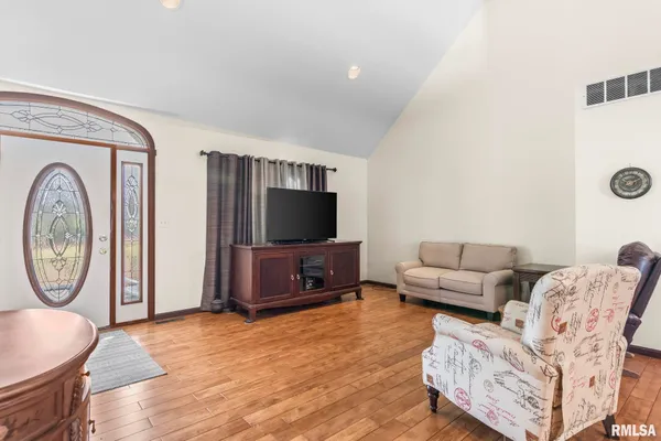 $455,000 | 7713 West Outer Road, Sherman, IL 62684