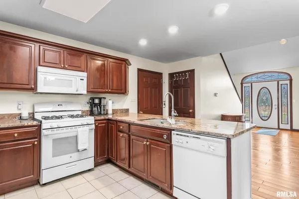 $455,000 | 7713 West Outer Road, Sherman, IL 62684