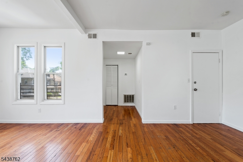 1043 Hunterdon Street, Unit 2 Newark, NJ 07112 - Photo 19 of 21