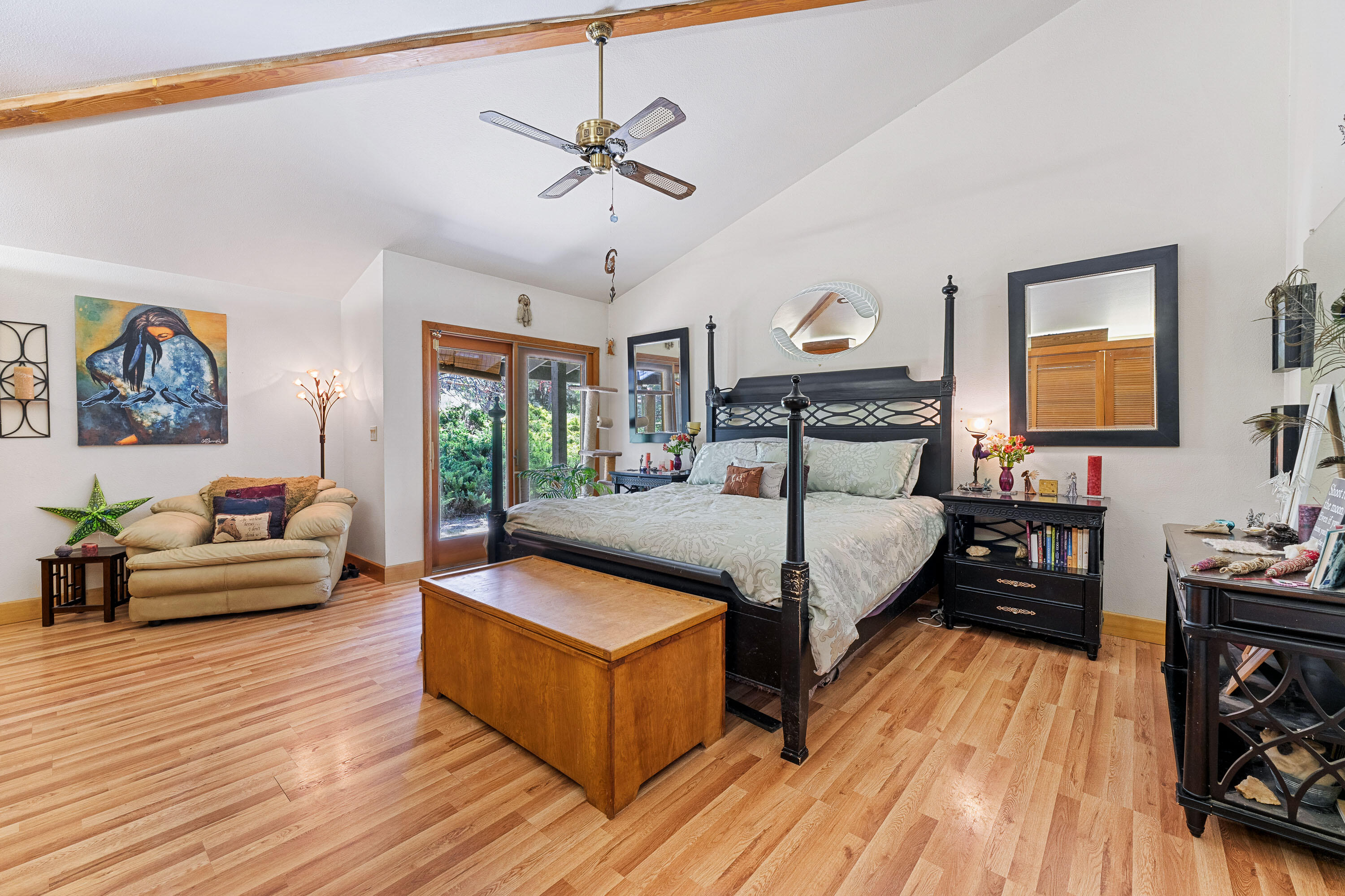 1247 Panther Gulch Road Williams, OR 97544 - Photo 13 of 57 Primary bedroom
