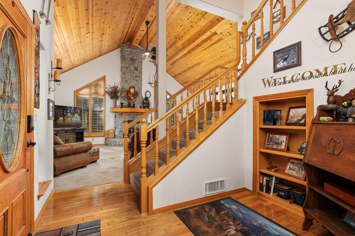 41811 Gray Rock Road Shaver Lake, CA 93664 - Photo 13 of 33 a view of entryway and hall