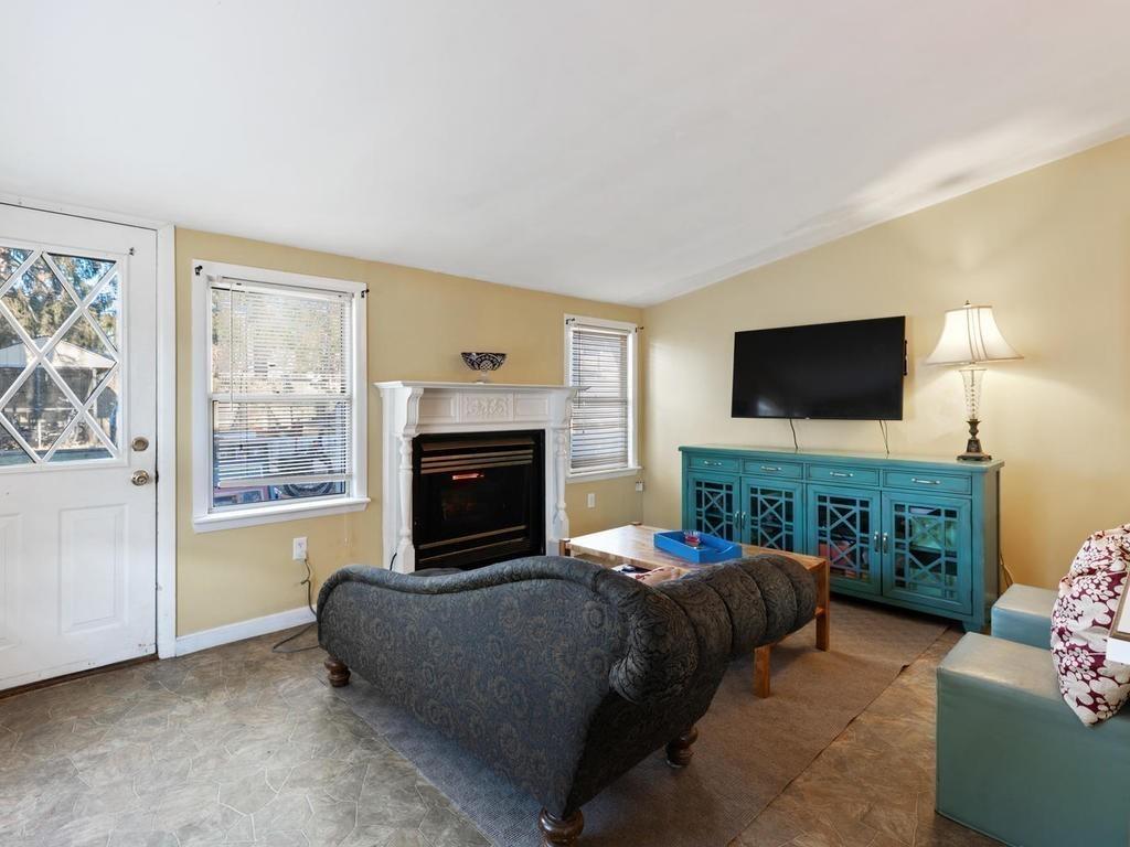 34 Hooper Road Dedham, MA 02026 - Photo 3 of 26 Gallery Image 3