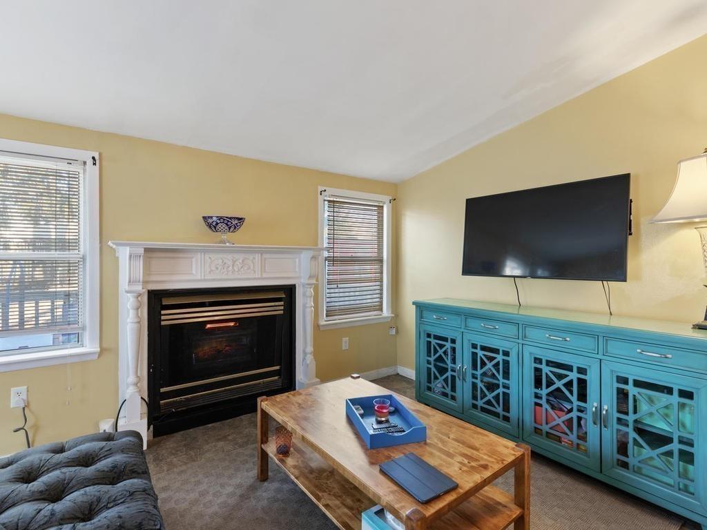 34 Hooper Road Dedham, MA 02026 - Photo 4 of 26 Gallery Image 4