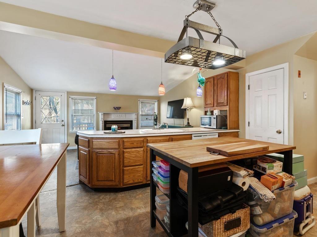 34 Hooper Road Dedham, MA 02026 - Photo 8 of 26 Gallery Image 8