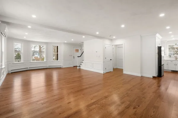 $1,250,000 | 105 South Quinsigamond Avenue, Shrewsbury, MA 01545