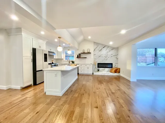 $1,495,000 | 105 South Quinsigamond Avenue, Shrewsbury, MA 01545