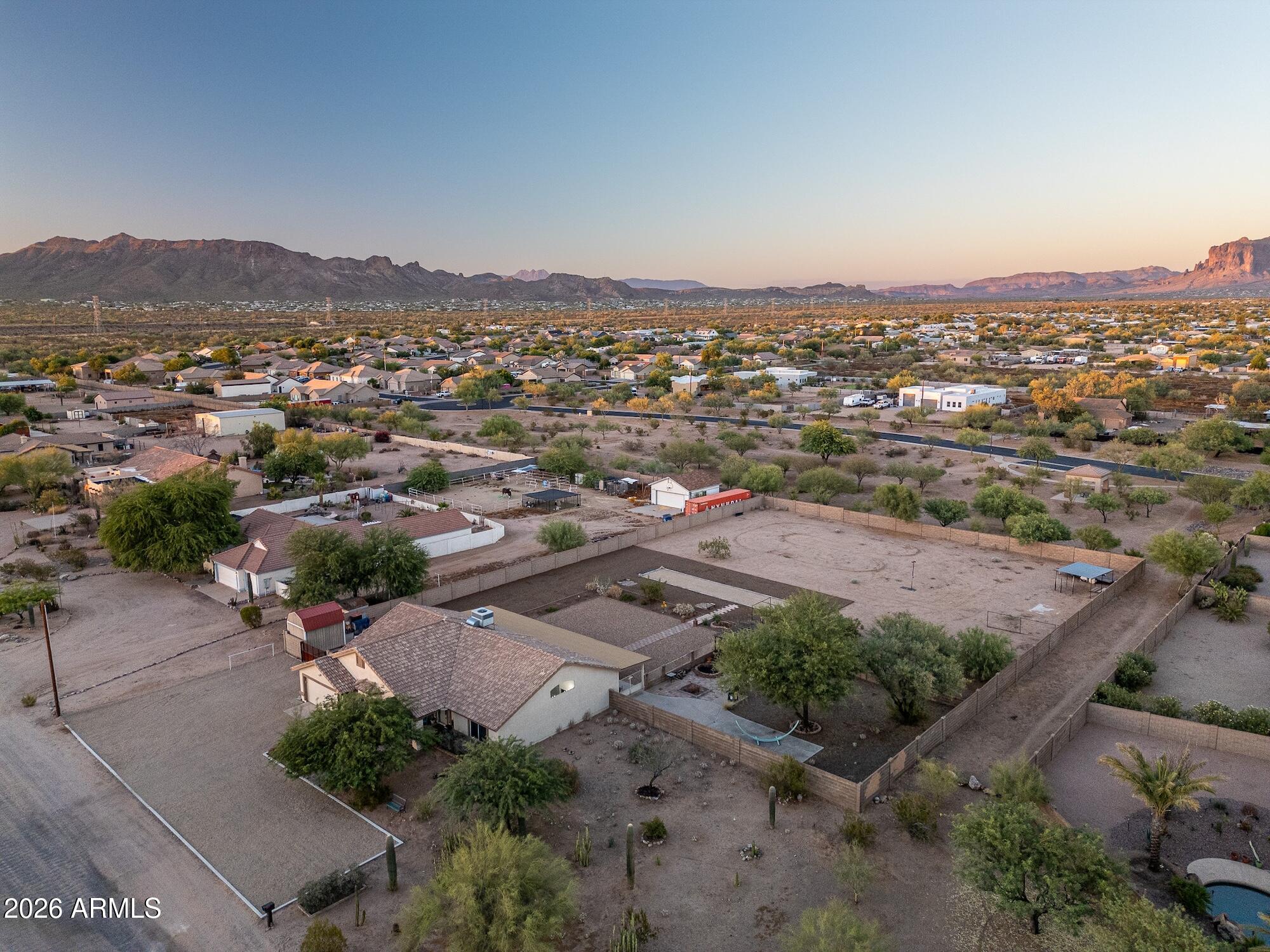 907 North Mountain Road Mesa, AZ 85207 - Photo 38 of 44