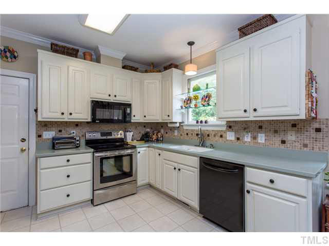 817 Babock Court Raleigh, NC 27609 - Photo 7 of 25 Kitchen