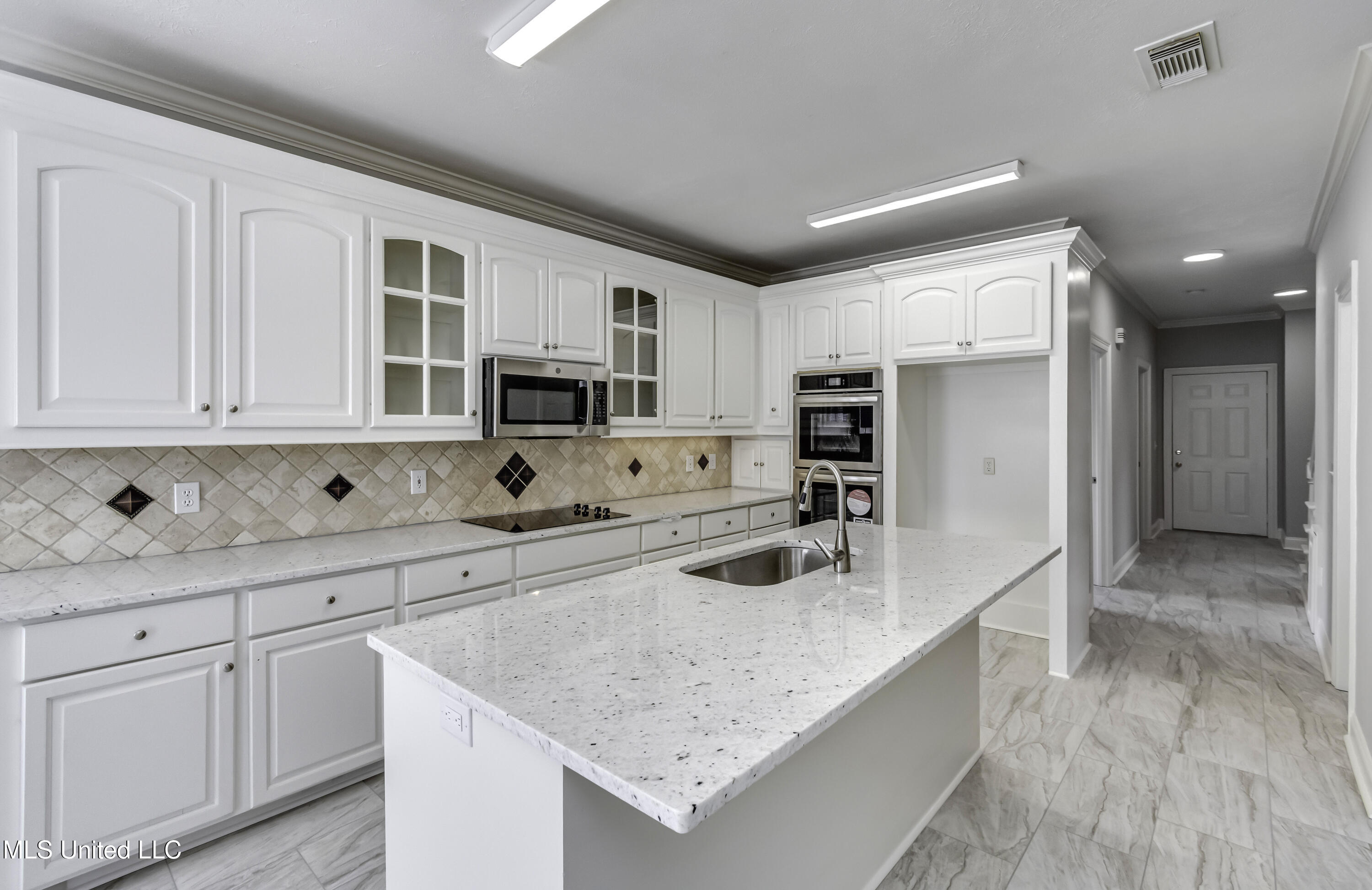 307 Meadowview Lane Brandon, MS 39047 - Photo 16 of 58 307 Meadowview Lane--37