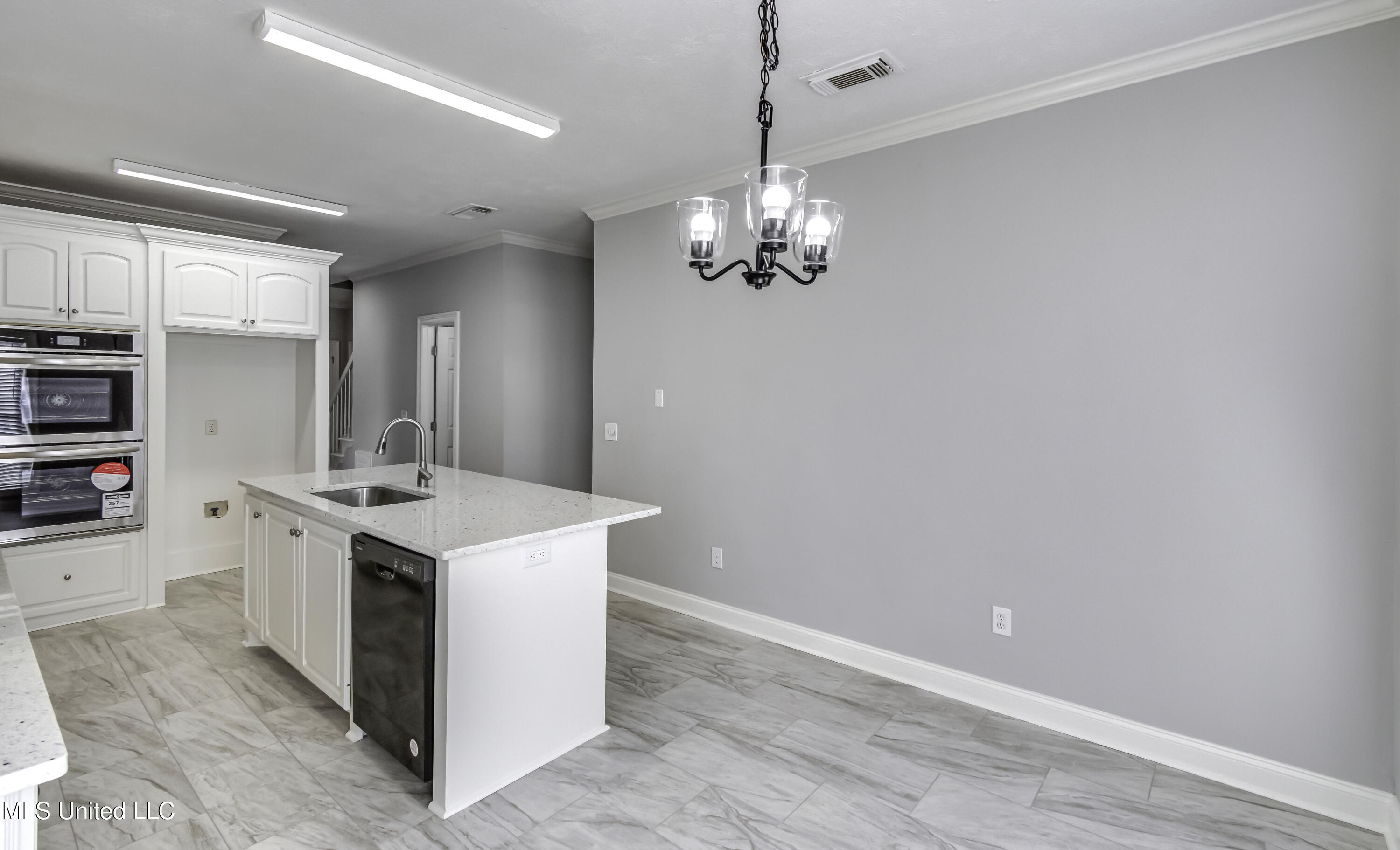 307 Meadowview Lane Brandon, MS 39047 - Photo 19 of 58 307 Meadowview Lane--35