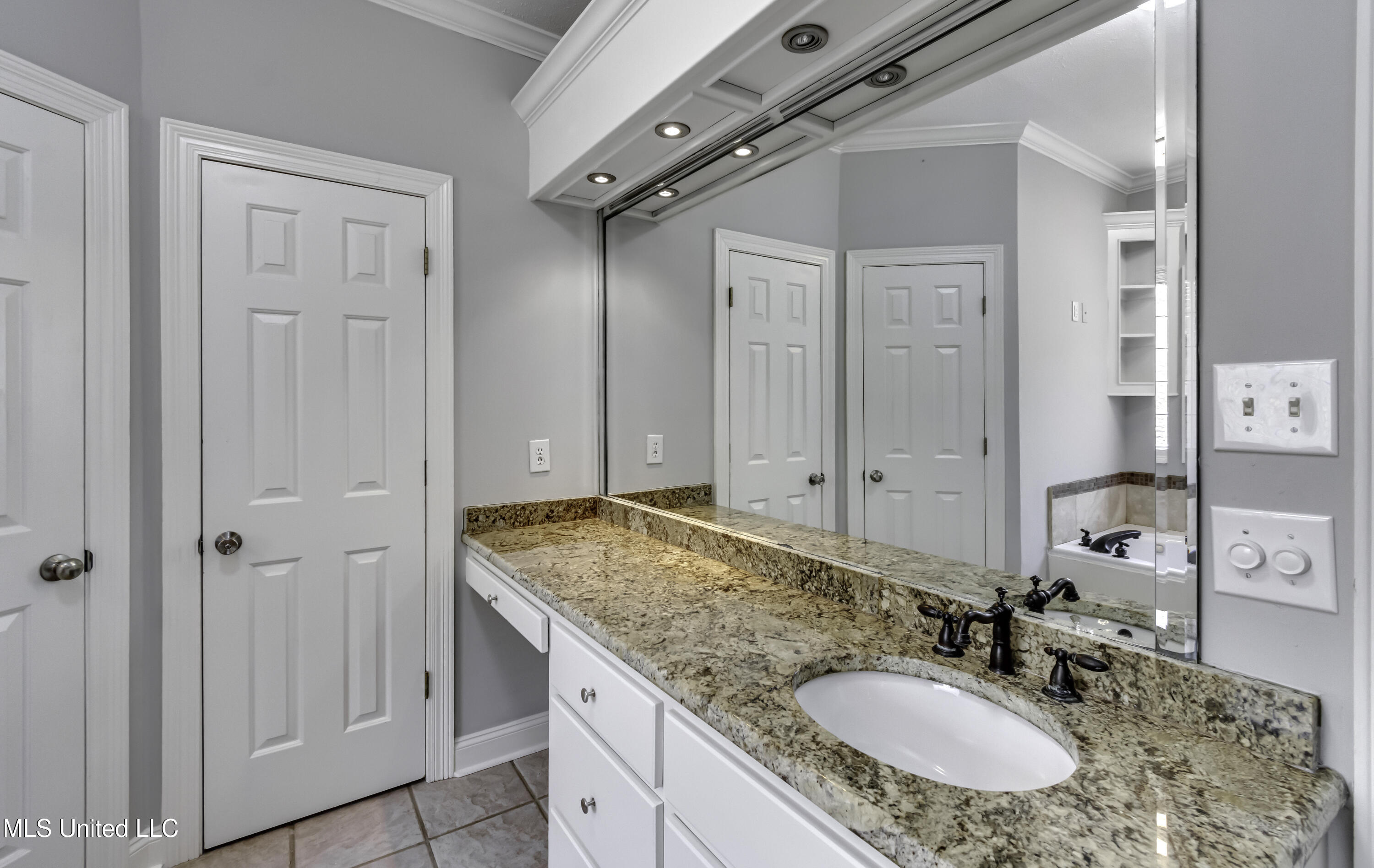 307 Meadowview Lane Brandon, MS 39047 - Photo 41 of 58 307 Meadowview Lane--66