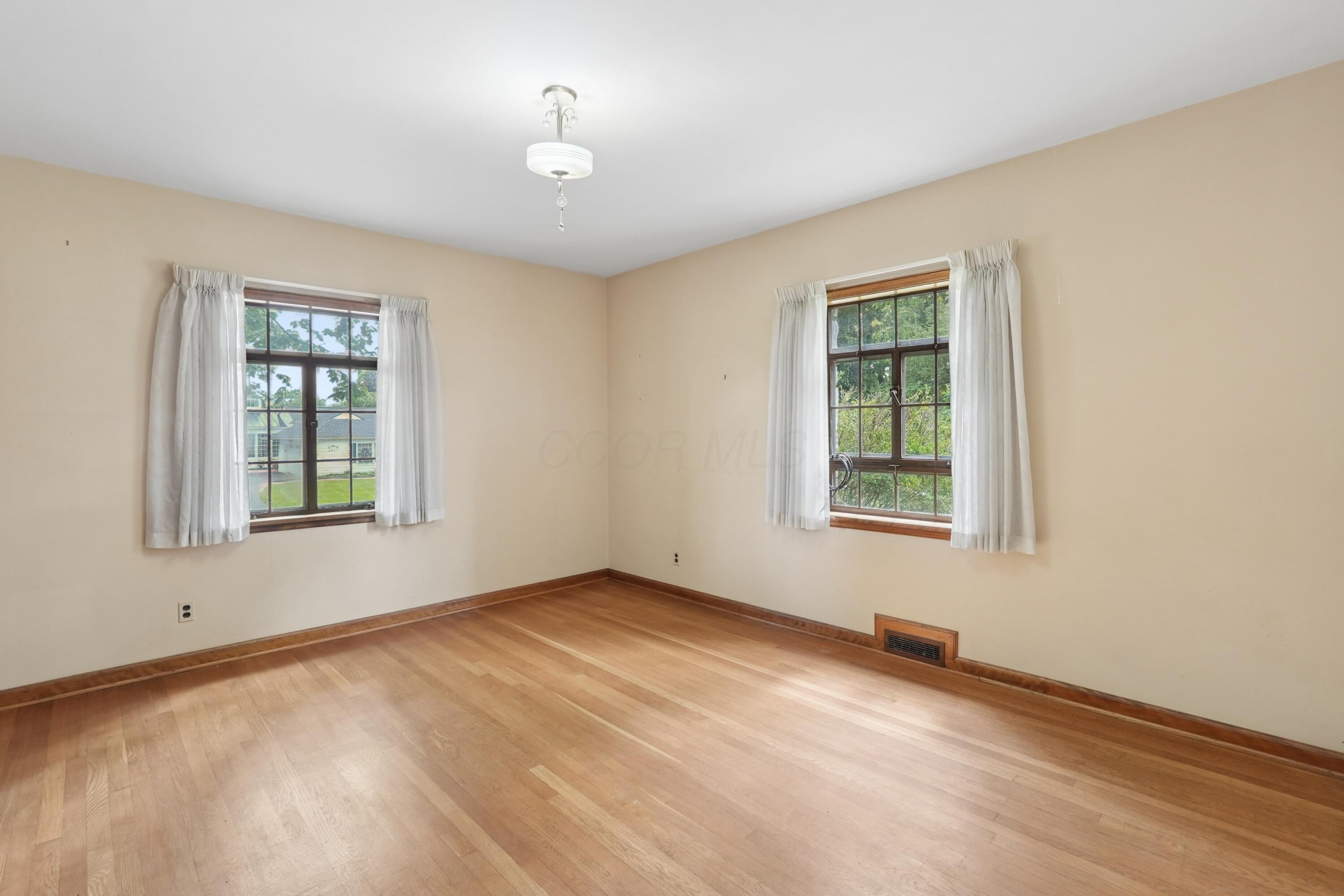 2050 Upper Chelsea Road Columbus, OH 43221 - Photo 24 of 62