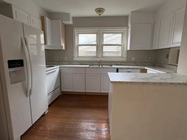 $2,182 | 15 Omo Street, Middletown, CT 06457