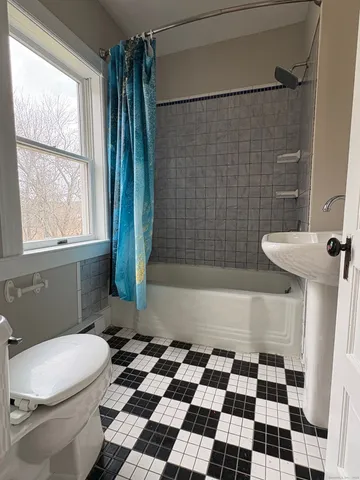 $2,182 | 15 Omo Street, Middletown, CT 06457