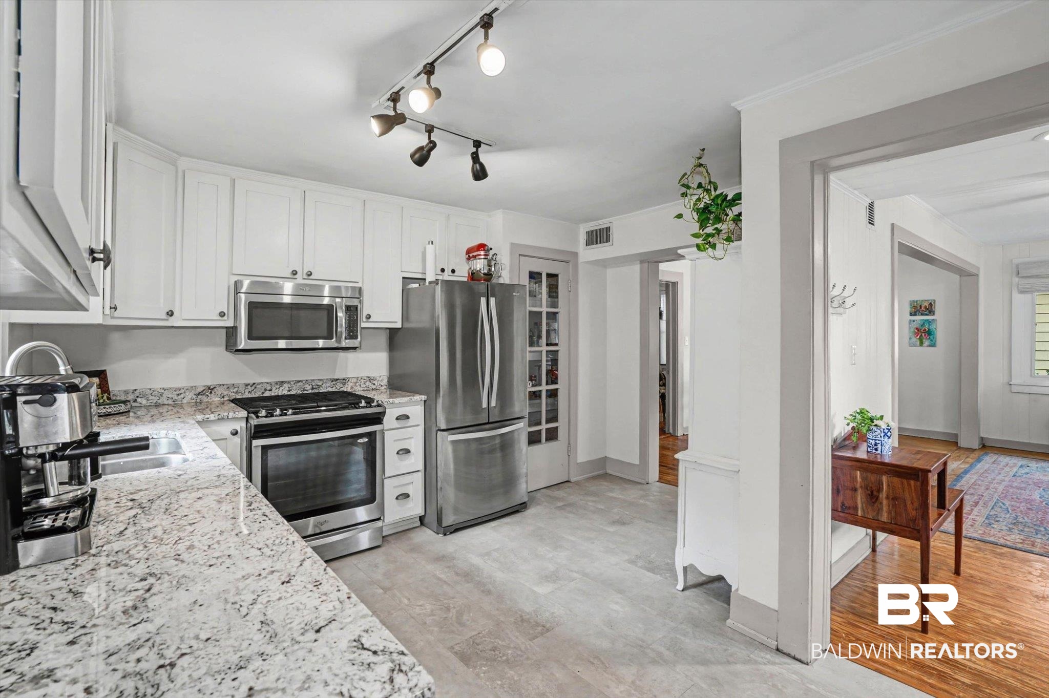 136 Florence Place Mobile, AL 36607 - Photo 3 of 40 Gallery Image 3