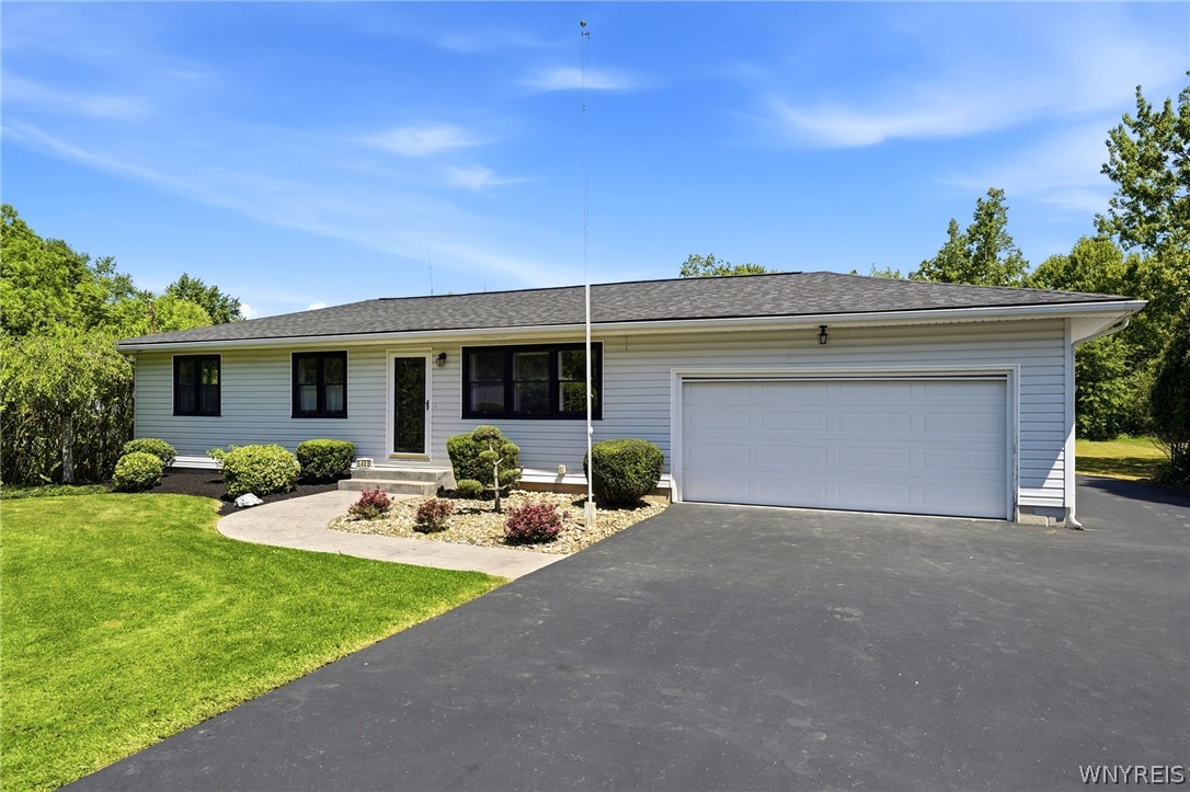 5495 Irish Road North Tonawanda, NY 14120 - Photo 4 of 46