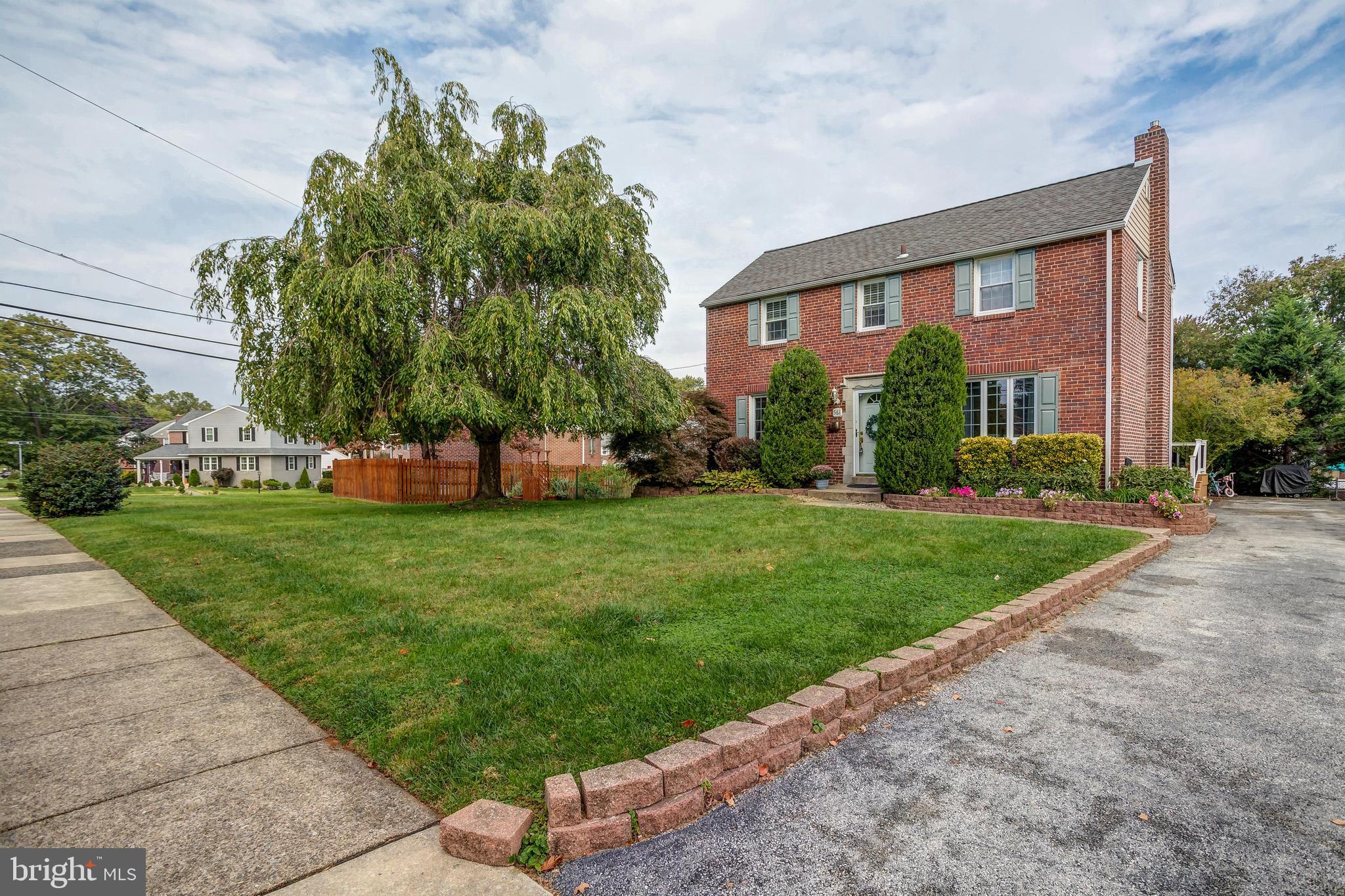 561 Hawarden Road Springfield, PA 19064 - Photo 3 of 43