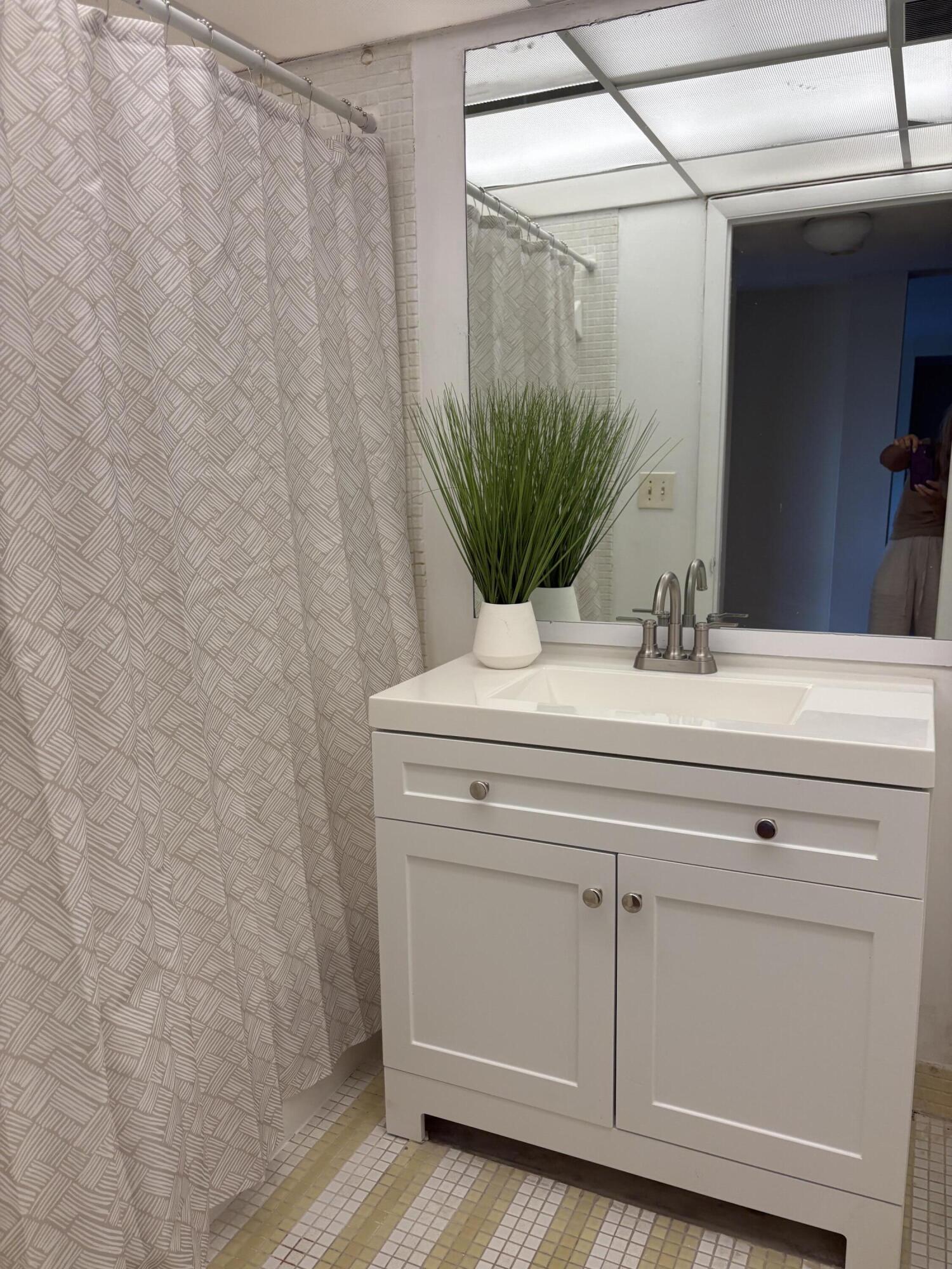 3720 Inverrary Drive, Unit 1H Lauderhill, FL 33319 - Photo 16 of 24 IMG_2011