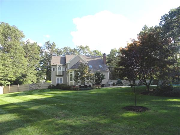 10 Stonegate Road Hopkinton, MA 01748 - Photo 23 of 26 Gallery Image 23