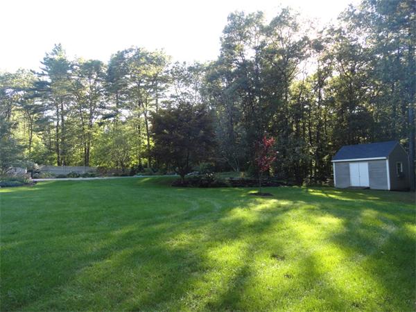 10 Stonegate Road Hopkinton, MA 01748 - Photo 24 of 26 Gallery Image 24