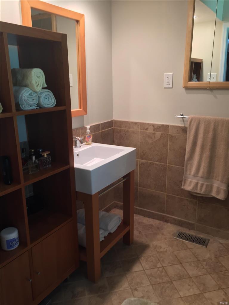 12225 Robyn Road St. Louis, MO 63127 - Photo 10 of 19 Gallery Image 10