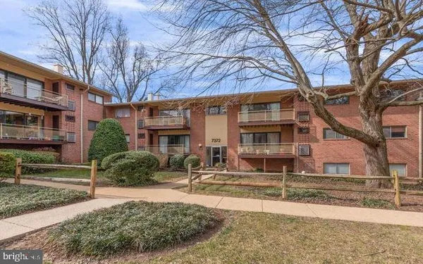 $2,600 | 7372 Lee Highway, Unit 101, Falls Church, VA 22046