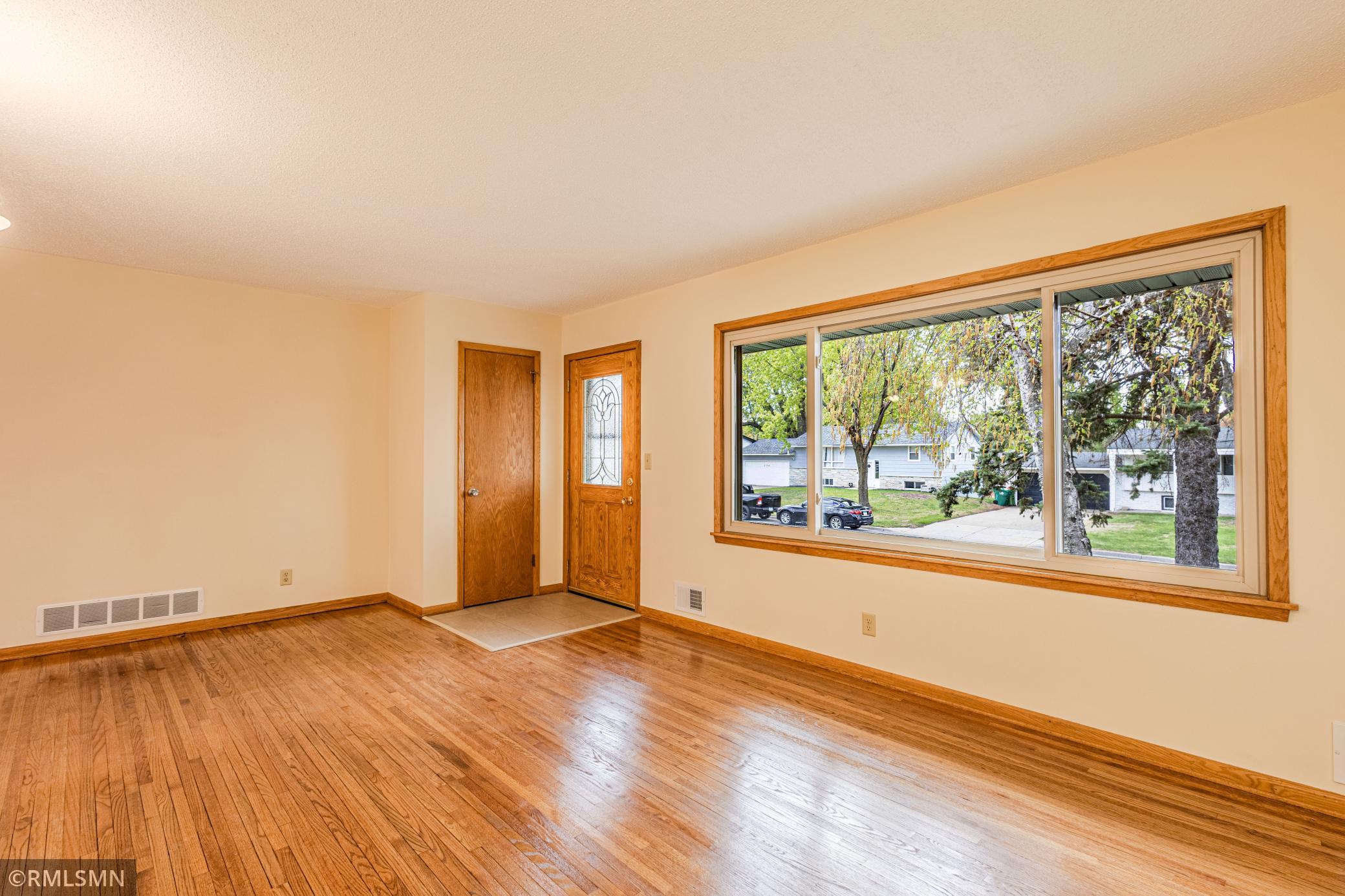 367 Manor Drive Northeast Spring Lake Park, MN 55432 - Photo 9 of 45