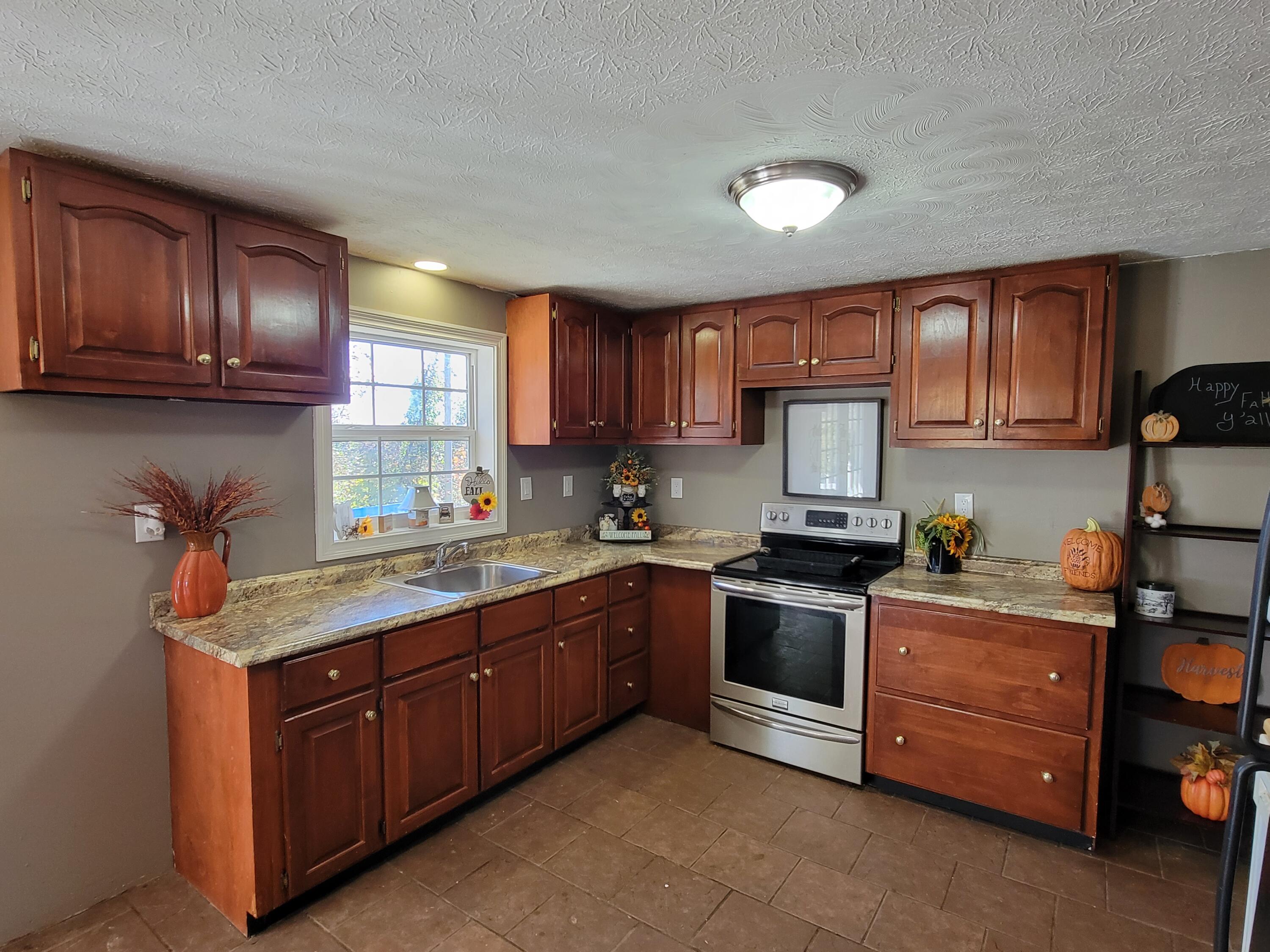 863 McDaniel Ridge Olive Hill, KY 41164 - Photo 8 of 41 20211106_121142