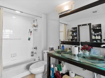 $1,100,000 | 650 West Avenue, Unit 1208, Miami Beach, FL 33139