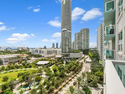 $1,100,000 | 650 West Avenue, Unit 1208, Miami Beach, FL 33139