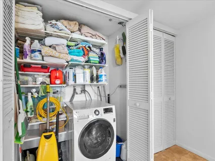 $1,100,000 | 650 West Avenue, Unit 1208, Miami Beach, FL 33139