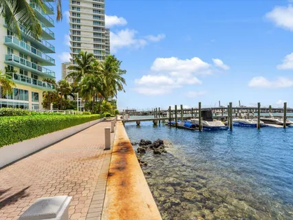 $1,100,000 | 650 West Avenue, Unit 1208, Miami Beach, FL 33139