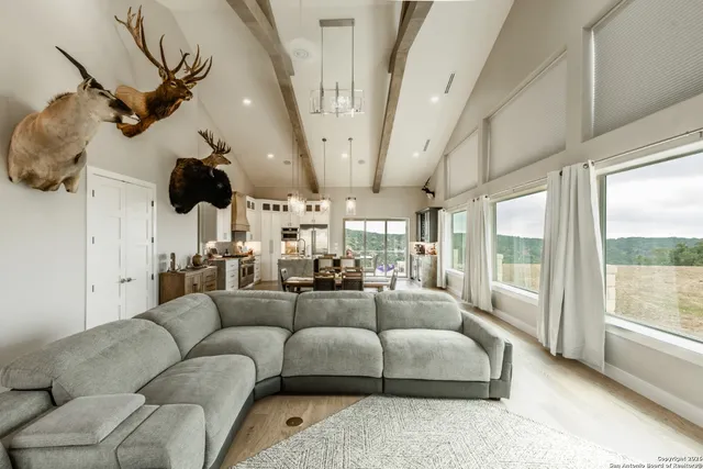 $1,800,000 | 225 Arrowhead Lane, Pipe Creek, TX 78063