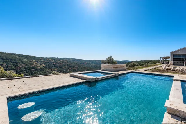 $1,800,000 | 225 Arrowhead Lane, Pipe Creek, TX 78063