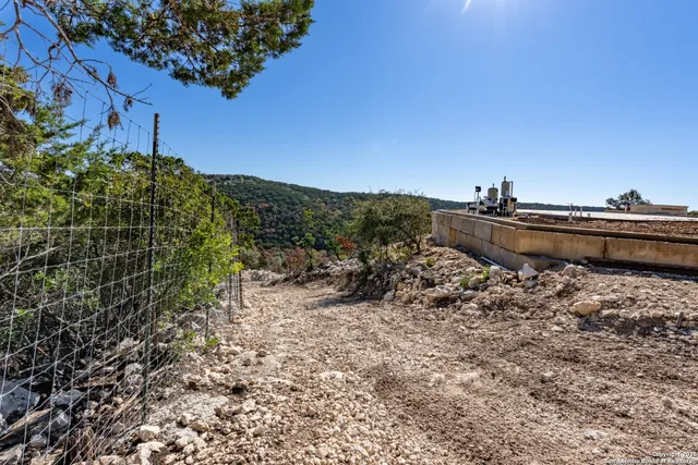 $1,800,000 | 225 Arrowhead Lane, Pipe Creek, TX 78063