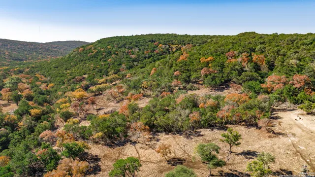 $1,800,000 | 225 Arrowhead Lane, Pipe Creek, TX 78063