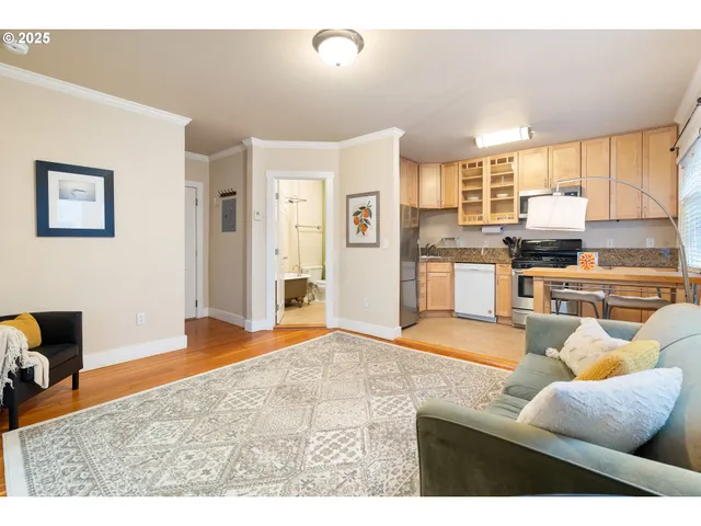 $165,000 | 1104 Southwest Columbia Street, Unit 203, Portland, OR 97201