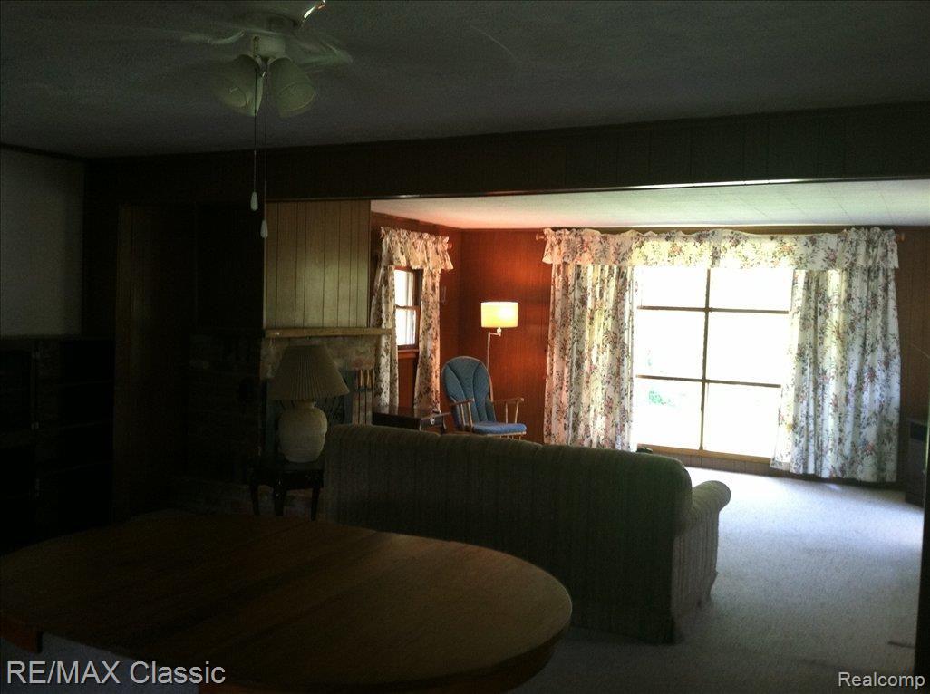 1464 Garden Road Milford, MI 48381 - Photo 5 of 10 living rm