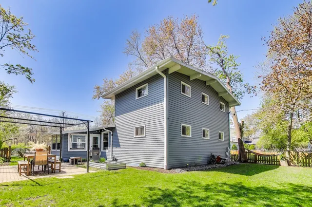 $3,975 | 537 County Line Road, Highland Park, IL 60035